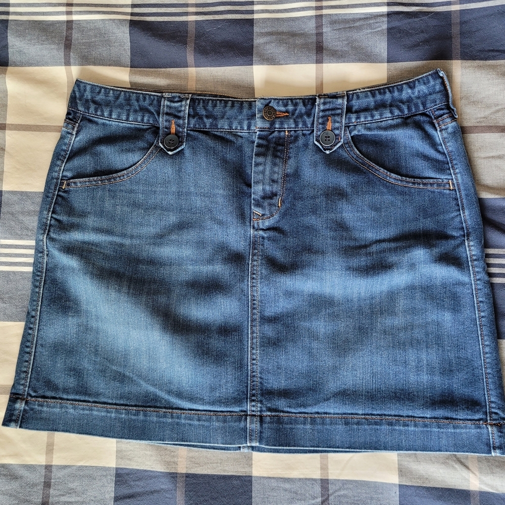 Old Navy denim mini skirt, US 12